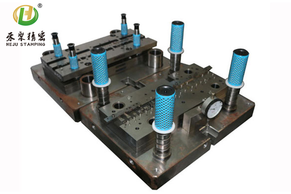高速連續(xù)沖壓模具 高速連續(xù)沖壓模具
